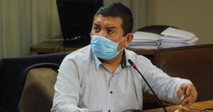 Diputado Velásquez amenaza a mujer en Ruta 5: “El combo en el hocico que te doy no te lo quita nadie”