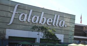 Falabella es multada con 2,5 millones por retraso en entrega en CyberMonday 2016