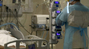 Expertos alertan que saturación de camas UCI se produciría en los próximos días