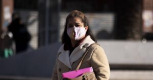 No sólo Chile: otros países que han corregido su cifra de muertos por COVID-19