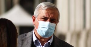 Mañalich no es el único Máster en Epidemiología y Bioestadística: dos profesores de McMaster tienen el mismo título