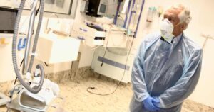 Paris proyecta cuarentena en la Región Metropolitana por todo junio y retorno a clases no antes de agosto