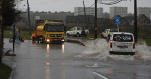 Daños en viviendas y anegamientos deja sistema frontal en Ñuble y Biobío