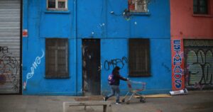 Detienen a 31 personas por fiesta clandestina en Recoleta