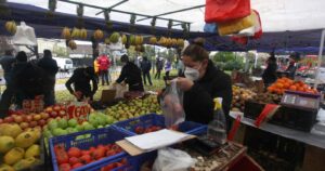 Puente Alto y Recoleta anuncian la suspensión de sus ferias libres por 2 semanas