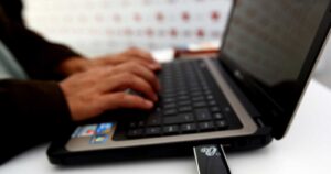 Dos veces en tres días: VTR denuncia nuevo corte de su fibra óptica