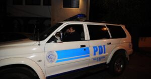 Violento asalto a familia en La Reina: dueño de casa sufrió fractura expuesta