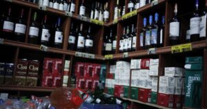 Paris descarta restricción en la venta de alcohol: 