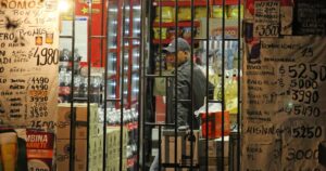 Alcalde Sharp confirma reapertura de botillerías en Valparaíso tras casi un mes de cierre