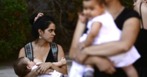 En qué consta el proyecto que amplía el postnatal y por qué requiere el patrocinio del Gobierno