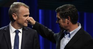 Senador Kast arremete contra Ossandón por postnatal: 