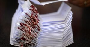 Sondeo de la U. Andrés Bello revela que un 86% considera que el sistema electoral en Chile necesita cambios