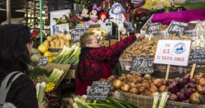 Junaeb extiende hasta julio vigencia de saldo de tarjeta BAES