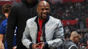 Ex campeón de boxeo Floyd Mayweather pagará el funeral de George Floyd