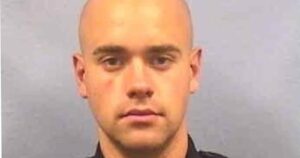 Despiden a policía de Atlanta que mató a joven afroamericano durante su arresto