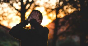 Las consecuencias emocionales y el estrés postraumático que podría dejar el coronavirus en los pacientes