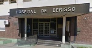 Adolescente contagiado de coronavirus se lanzó desde segundo piso para escapar de un hospital en Argentina