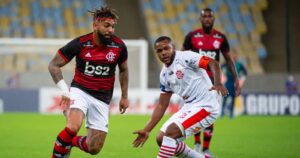 Brasil volvió al fútbol en medio del alza de casos y fallecidos por coronavirus