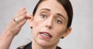 Jacinda Arden por casos importados de coronavirus en Nueva Zelanda: 