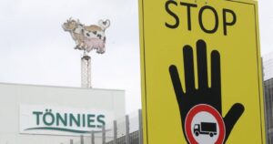 Alemania decreta confinamiento a más de 300 mil personas por rebrote de coronavirus en un matadero