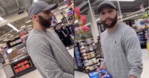 “Has matado a alguien a sangre fría”: mujer increpa a policía implicado en la muerte de George Floyd 