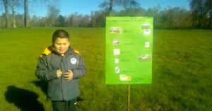 Curacautín: la creativa disertación de un niño de 9 años juntos a caballos y vacas