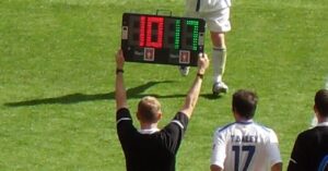 FIFA mantendrá los cinco cambios por partido hasta el año 2021