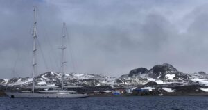 Argentina presenta nuevo mapa que contraviene límites de la Antártica pactados con Chile en 1984