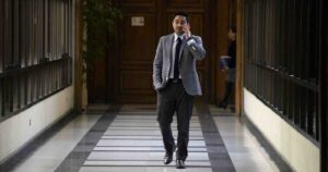 Sandra Amar y Álvaro Carter: los reconvertidos de la UDI que golpearon a La Moneda en el retiro de fondos