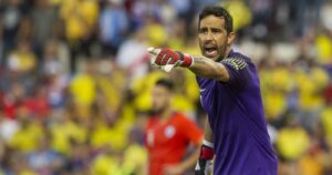 Claudio Bravo continuaría su carrera en el Besiktas de Turquía