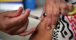 OPS busca que países vulnerables de Latinoamérica accedan a una vacuna subsidiada contra el COVID-19