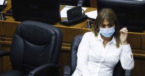 Quiebre entre la UDI, Jacqueline van Rysselberghe y La Moneda: el día después del retiro de fondos