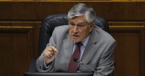 Senador David Sandoval (UDI) deja en suspenso apoyo al retiro del 10% de las AFP: 