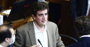 Detienen a tres personas por amenazas de muerte contra el diputado Diego Schalper