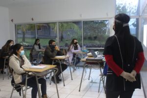 Mineduc: Más de 1.000 establecimientos educacionales solicitaron volver a clases presenciales