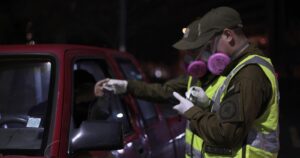 Tenía más de un millón de pesos en efectivo: sujeto fue detenido por intento de soborno a Carabineros