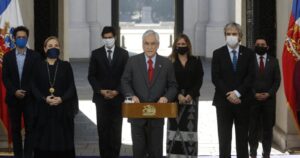 Gobierno compromete reforma para crear sistema mixto de pensiones