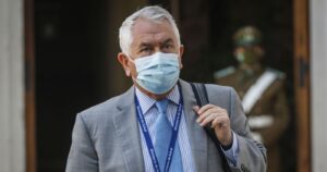 Ministro Paris por el plebiscito: 