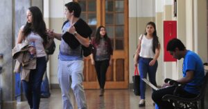 Gobierno de Estados Unidos se retracta y no suspenderá visas a estudiantes extranjeros con clases 100% online