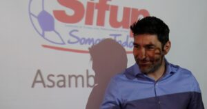 Ex futbolistas presentan recurso en contra del Sifup por el Fondo de Retiro