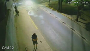 VIDEO - Carabinero es condenado por disparar lacrimógena a la cabeza de manifestante