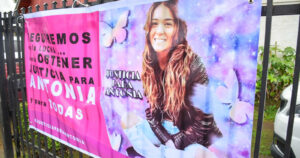 Canal 13 se disculpó con familia de Antonia Barra por desafortunada frase durante despacho en vivo