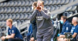 Leeds de Bielsa ganó y queda a un paso del ascenso a la Premier League