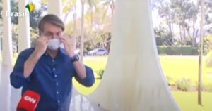 VIDEO | Prensa de Brasil denunciará a Jair Bolsonaro ante la Corte Suprema por sacarse la mascarilla ante los medios