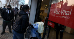 Encuesta Cadem: 86% de los trabajadores retirará su 10% de la AFP