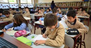 Jorge Sharp anuncia que colegios municipales de Valparaíso no volverá a clases presenciales este año