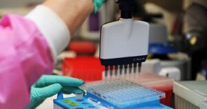 Científicos británicos definen seis tipos distintos de COVID-19 según los síntomas