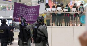 Censura en Hong Kong: China retira libros tras promulgación de la ley de seguridad nacional