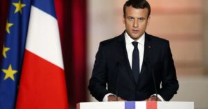Renuncia todo el gabinete de Emmanuel Macron tras dura derrota en las elecciones municipales