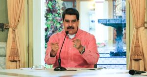 Nicolás Maduro reabre playas, bares y hoteles en Venezuela en medio de la crisis sanitaria